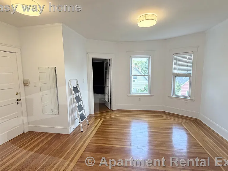 9 Ashland St — Photo 4