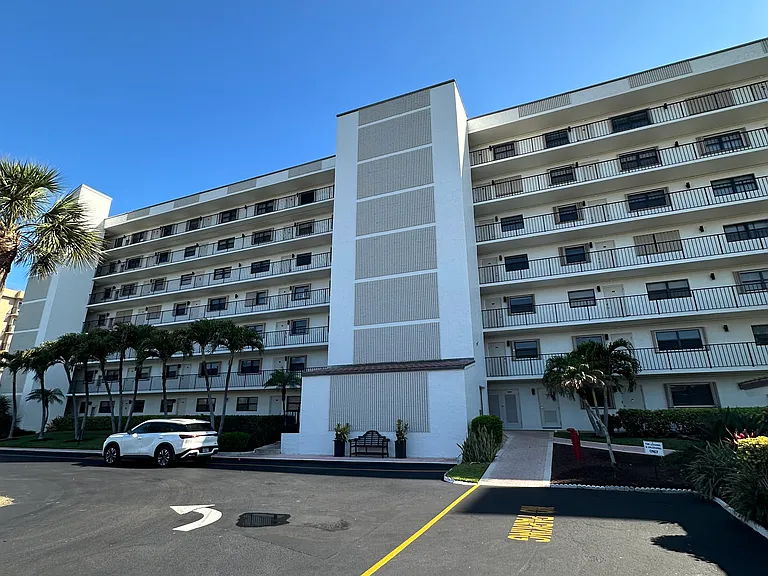 10310 S Ocean Dr #502 — Photo 19