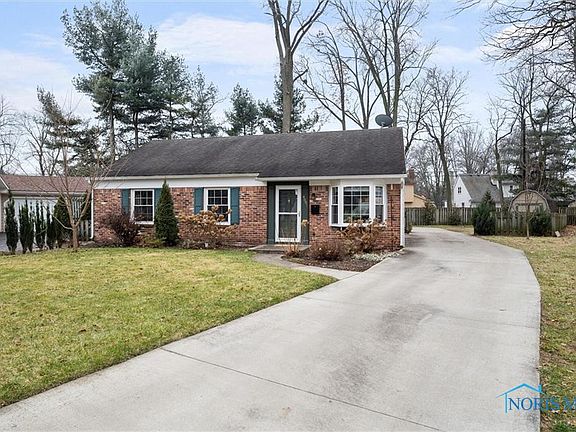 2nd image of 4801 Sandlewood Ct