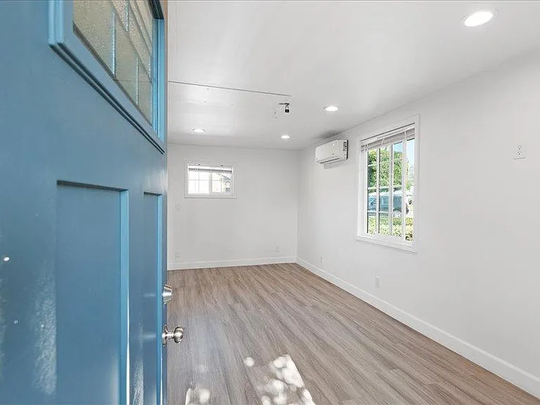 317 W Bonnie Brae Ct #B — Photo 4