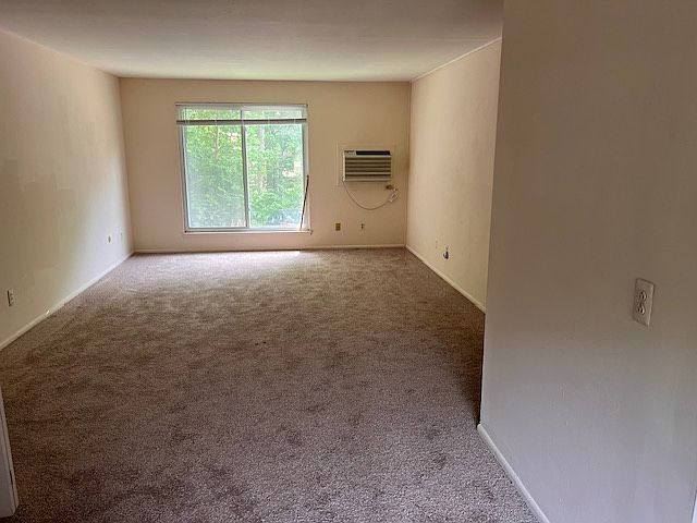 2nd image of 1550 Plymouth Rd #14