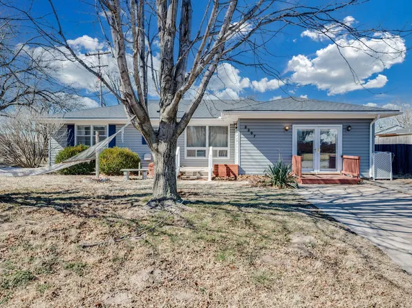 2207 N Tyler St, Hutchinson, KS 67502