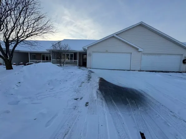 2290 Patriot Ln Unit B, Oshkosh, WI 54904