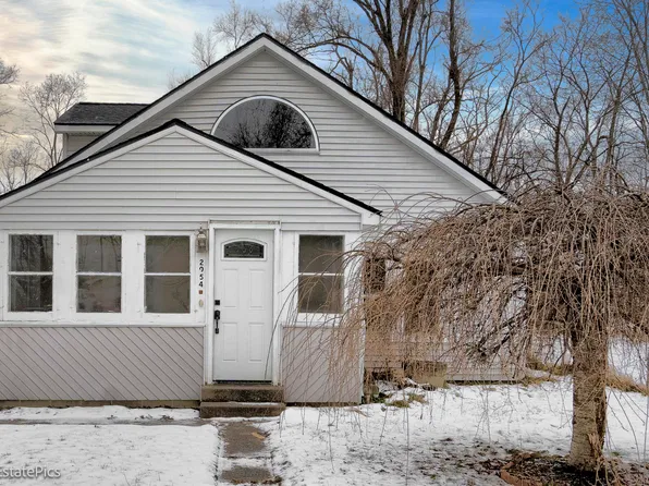 2054 Bradley Ave, Ypsilanti, MI 48198