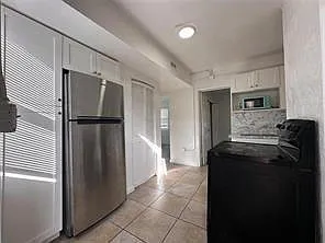 728 SW 6th St #1 — Photo 16