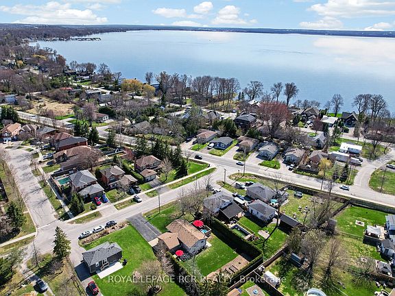 3rd image of 190 Parkview Rd