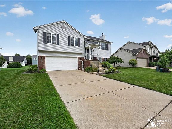 2nd image of 256 Dundee Ridge Dr