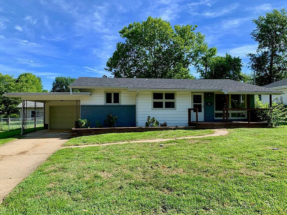 1st image of 74 Manor Crest Dr
