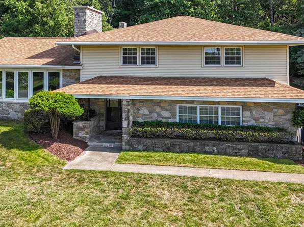 3526 Scenic Hills Dr, Williamsburg, MI 49690