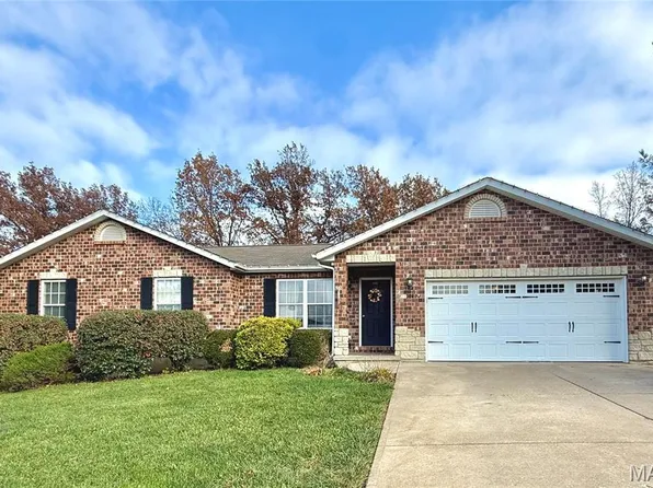 304 Parkway Dr, Troy, MO 63379