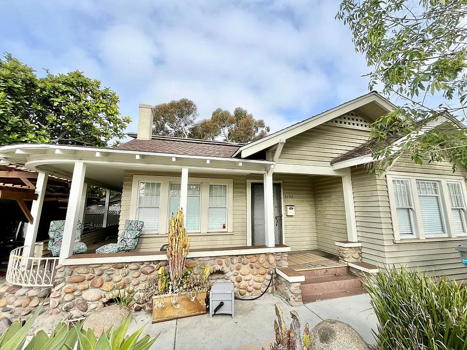 3792 10th Ave