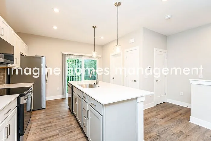 3 bed, 2.5 bath, 1541 sqft, $2,495 — Photo 4