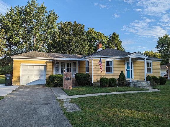 3rd image of 1701 Aero Ave