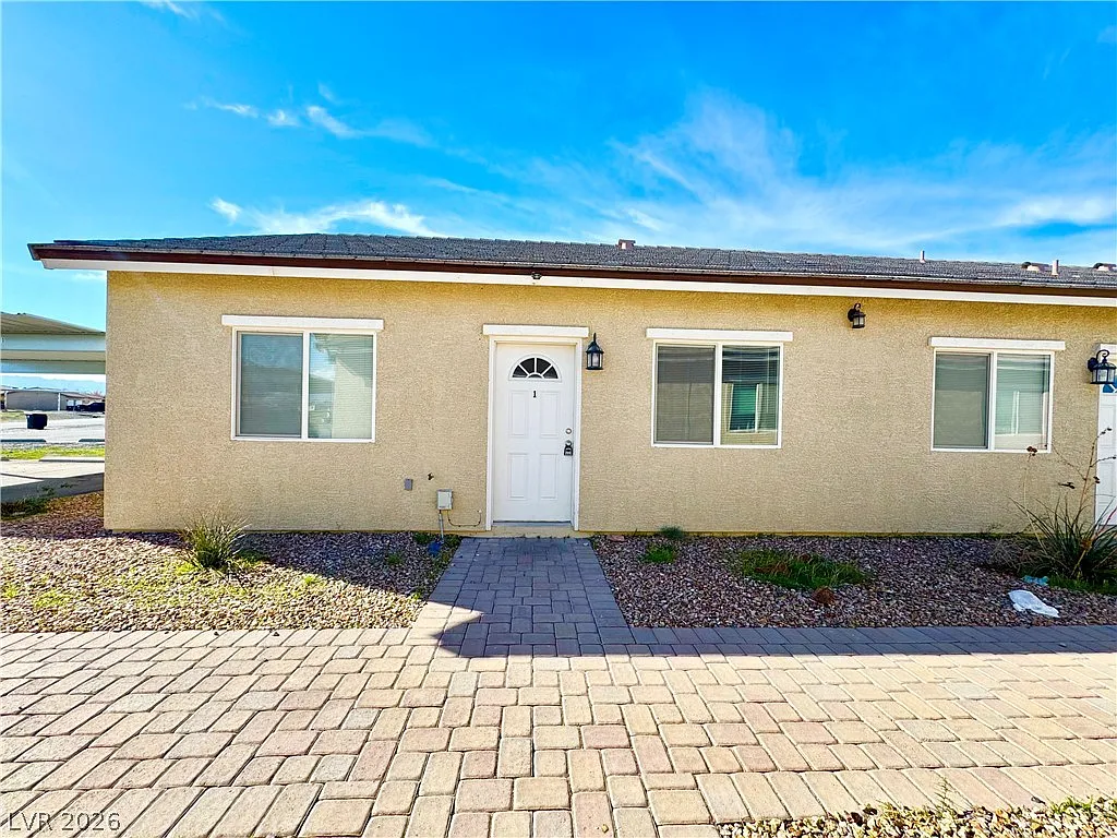 2 bed, 2.0 bath, 1009 sqft, $1,200 — Photo 2
