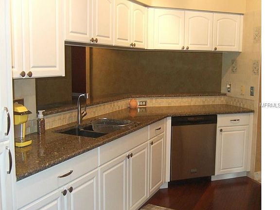 4th image of 2265 Cypress Point Dr E