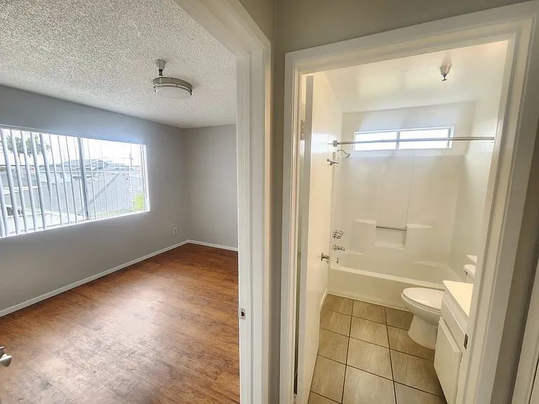 4365 W 135th St — Photo 11