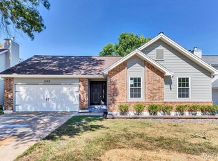 253 Oakbriar Farm Dr, Ballwin, MO 63021