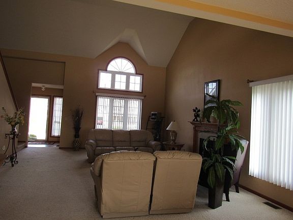 3rd image of 13396 Foxglove Ln
