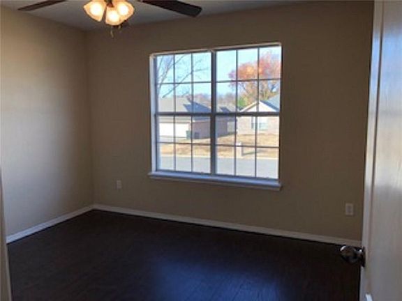 4th image of 1892 Green Meadow Dr