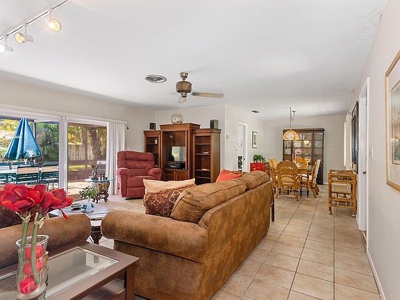 4th image of 14970 SW 86th Ave