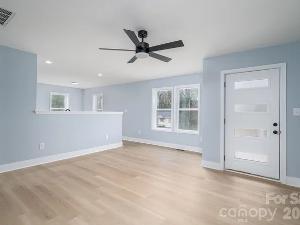 1010 E Catawba St, Lincolnton, NC 28092