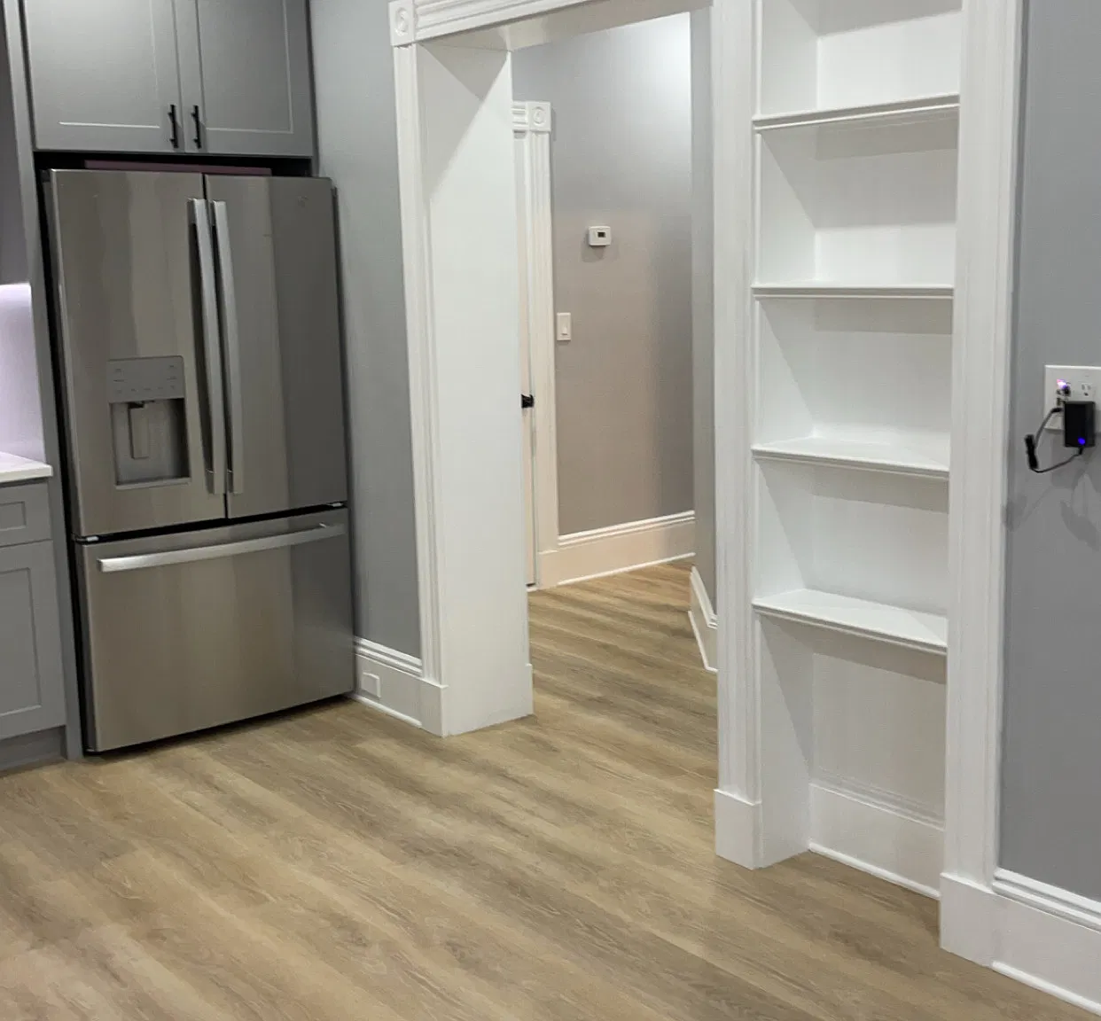 2 bed, 1000 sqft, $2,300 — Photo 3