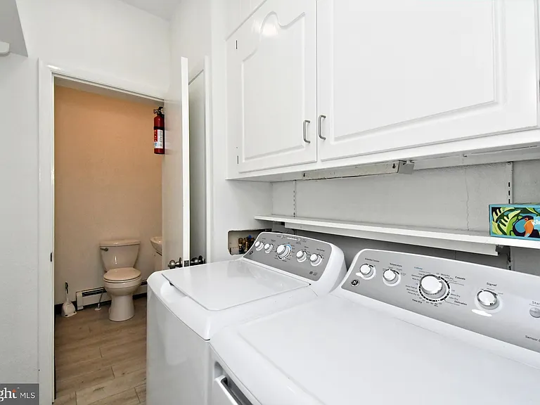 137 S 3rd St #B — Photo 19
