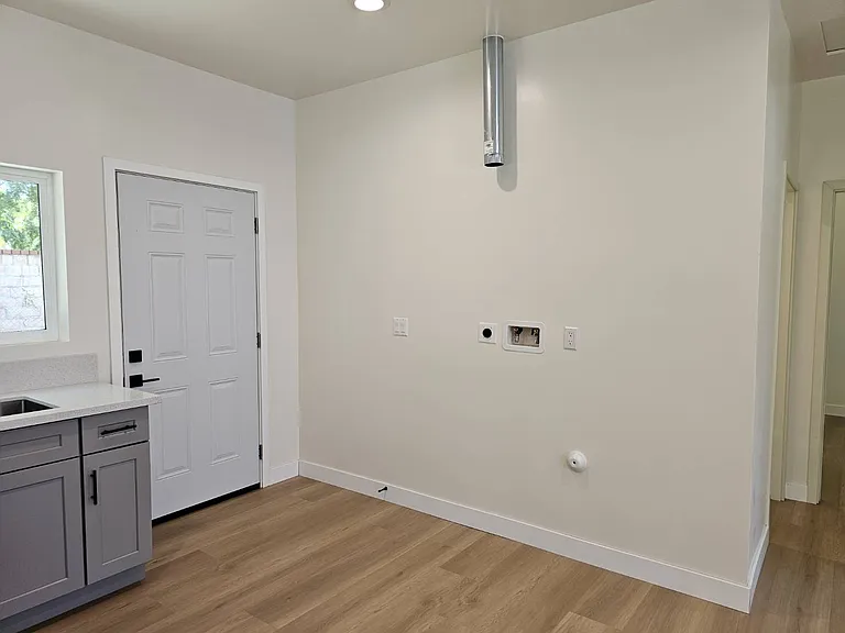 11821 Pipeline Ave #1 — Photo 13