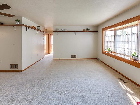 5th image of 2326 Phelps Ave