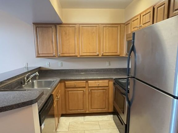 4th image of 1517 Laurel Ave APT 309