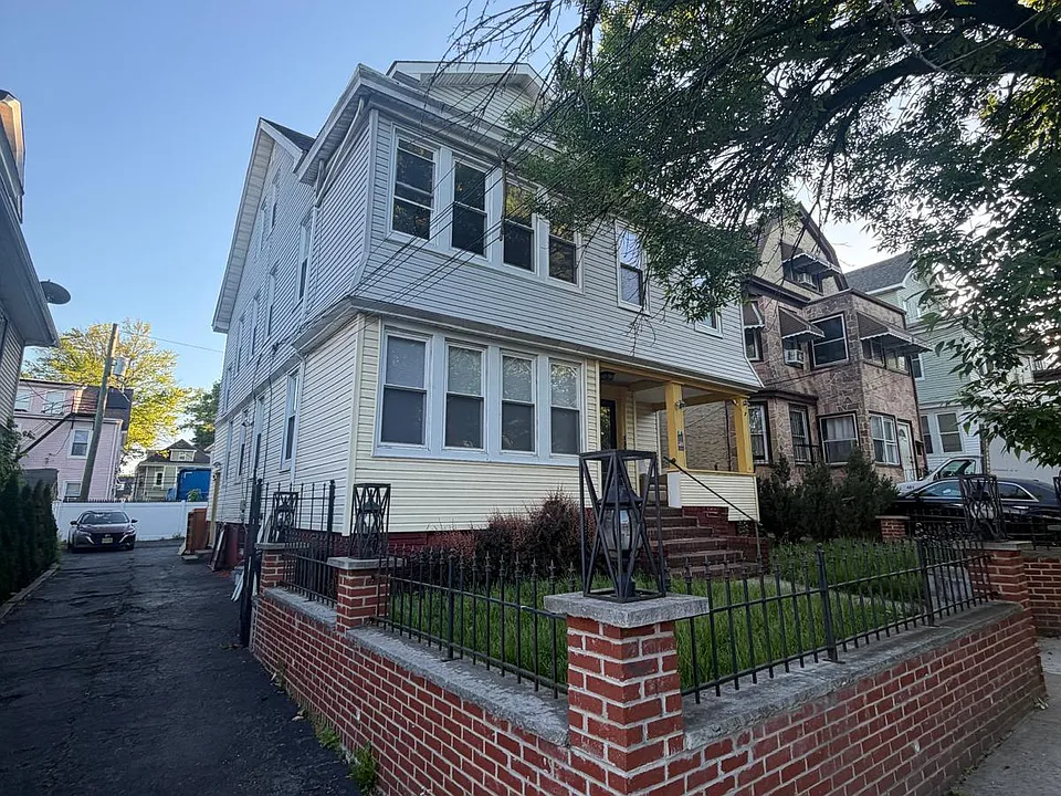 166 Renner Ave #2