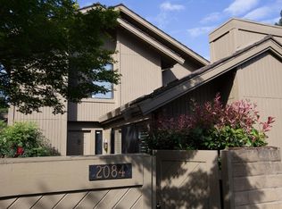 2084 Promontory Point Ln, Gold River, CA 95670