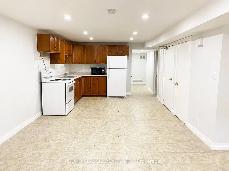 71 Belfry Dr #2 — Photo 4