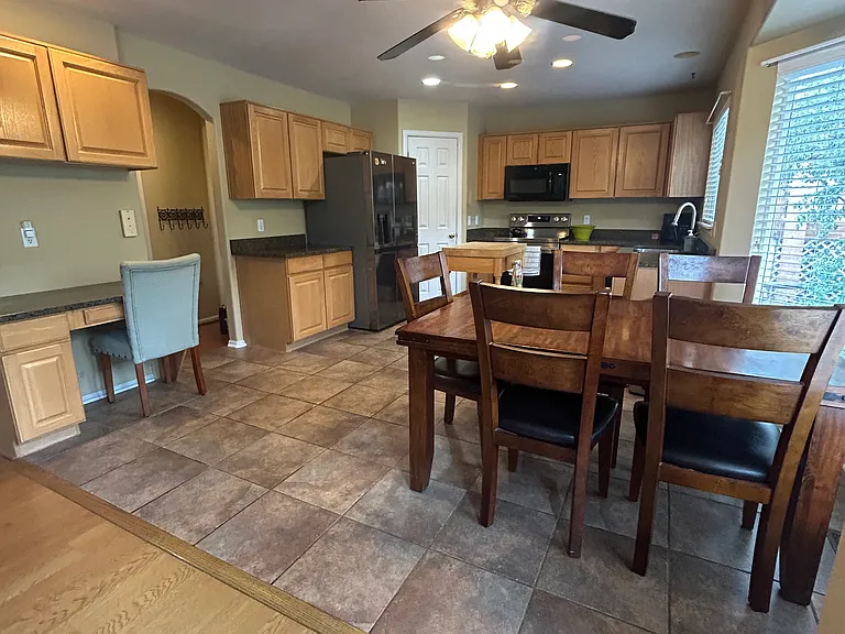 1325 N Ford St — Photo 13