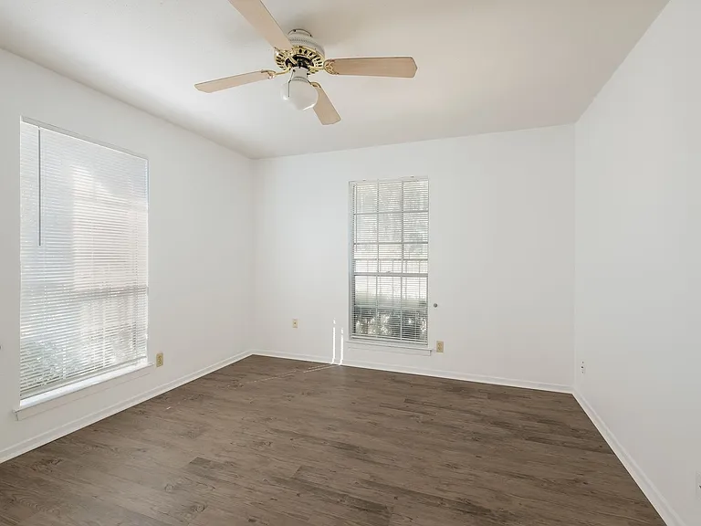 305 W Woodlawn Ave #103 — Photo 12