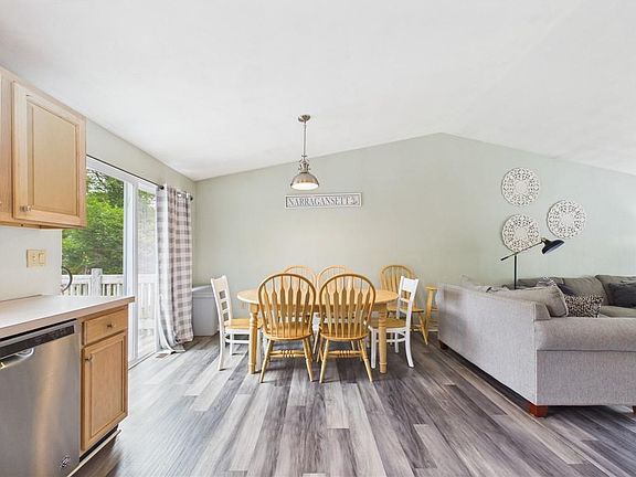 5th image of 52 Meadowrue Trl