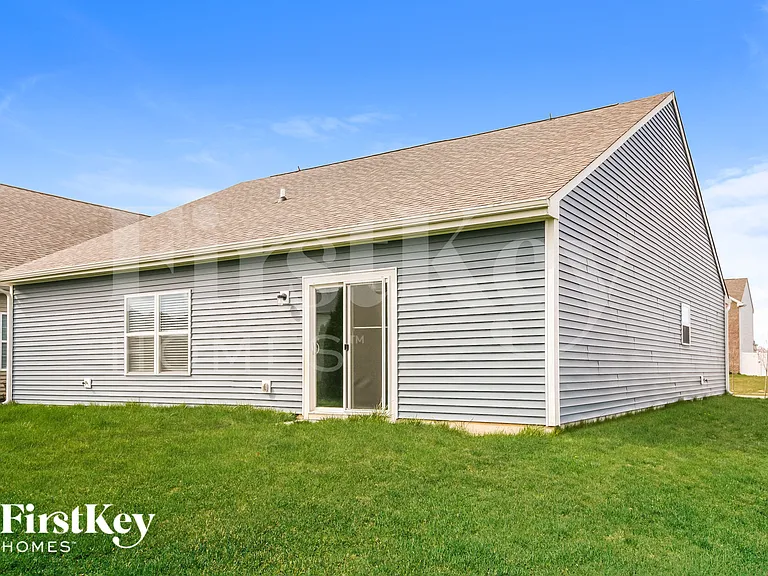 1301 Greenbriar Way — Photo 14