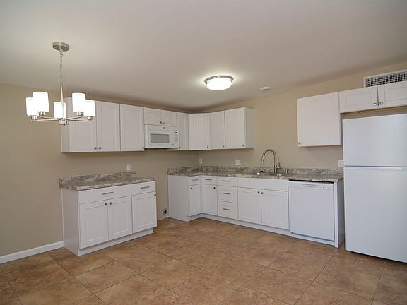 5th image of 1733 E Missouri St