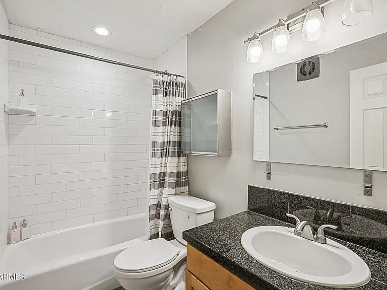 6936 E 4th St #8 — Photo 10