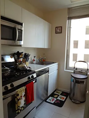 Rented by Keller Williams NYC | media 27