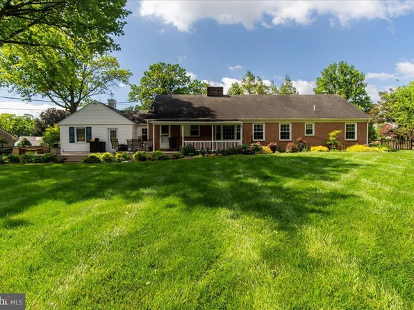 19022 Cherry Tree Dr, Hagerstown, MD 21742