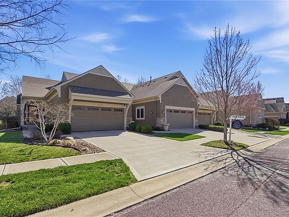 4th image of 15703 Lowell Ln