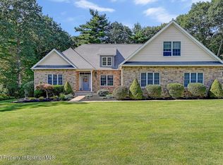103 Laurel Ridge Dr, Jefferson Township, PA 18436