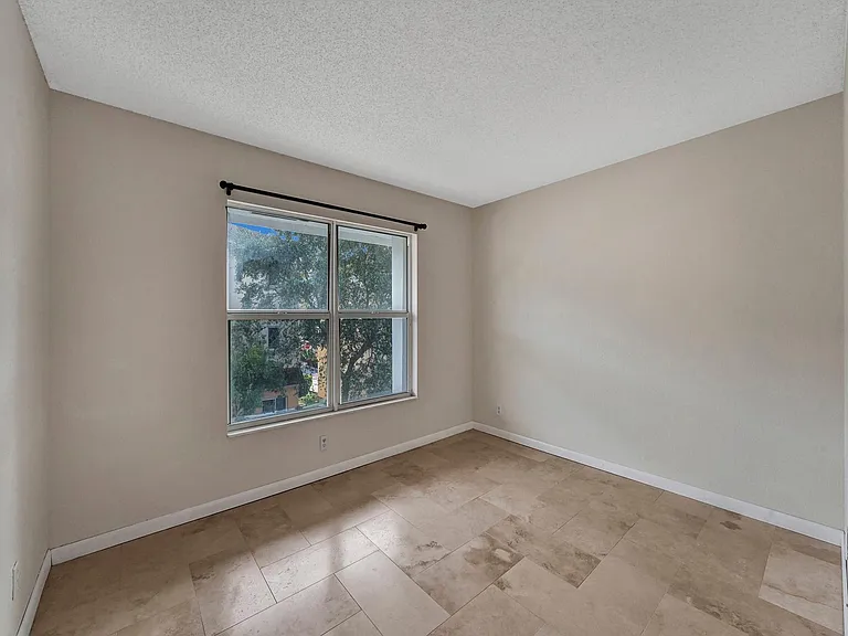 4025 N Federal Hwy #B311 — Photo 12