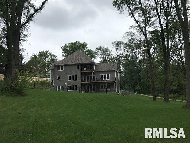 2nd image of 2911 E 39th St
