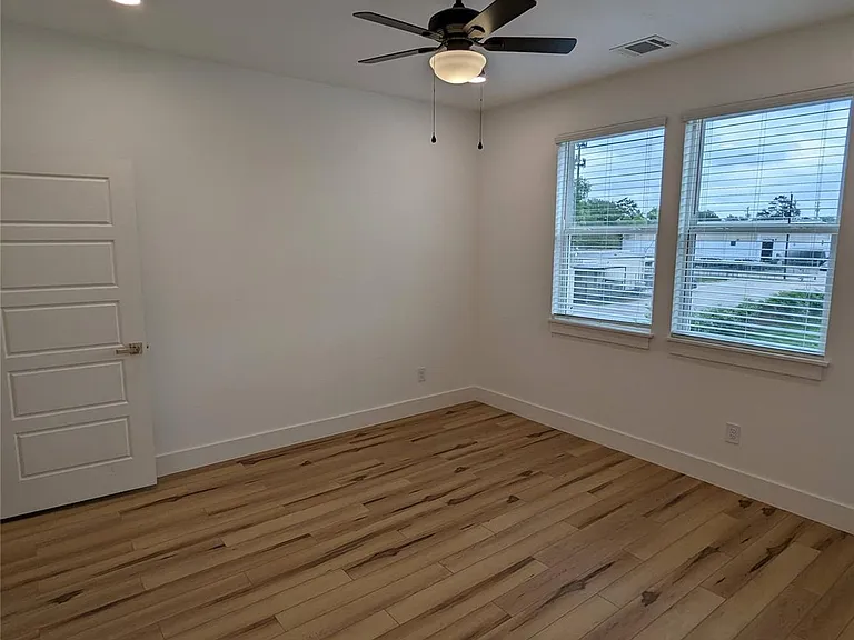 4915 Fisk St — Photo 26