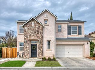 93 W Bordeaux Ln, Clovis, CA 93619