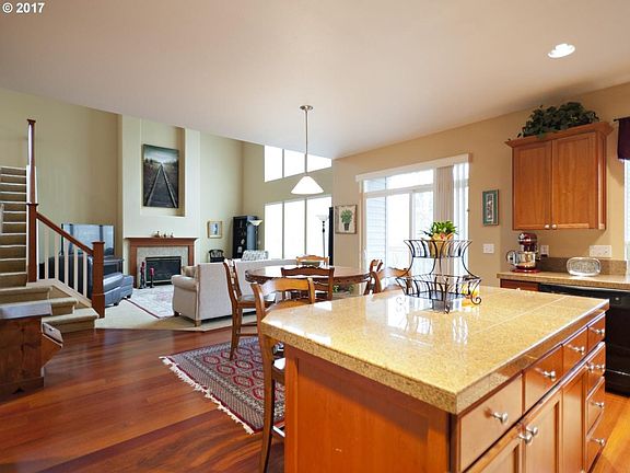 Great Room - Towards Family Room