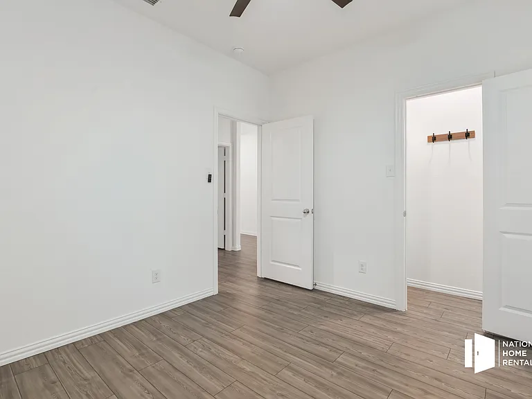 5721 Barbaro Dr — Photo 13