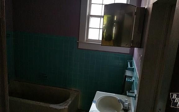 5th image of 214 E 12th St #0